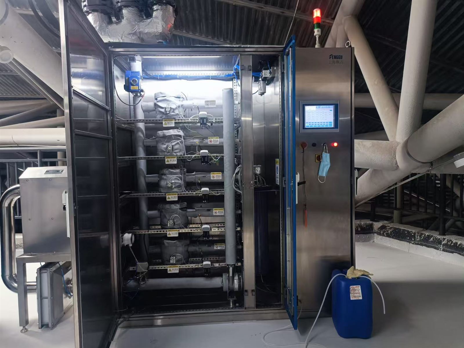 Internal structure of the FGVHP1000 HVAC-integrated VHP sterilization cabinet